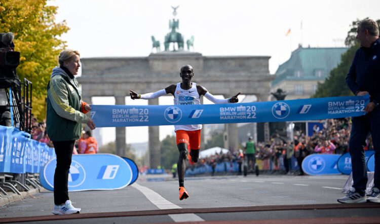 Eliud Kipchoge smashes world marathon record in Berlin