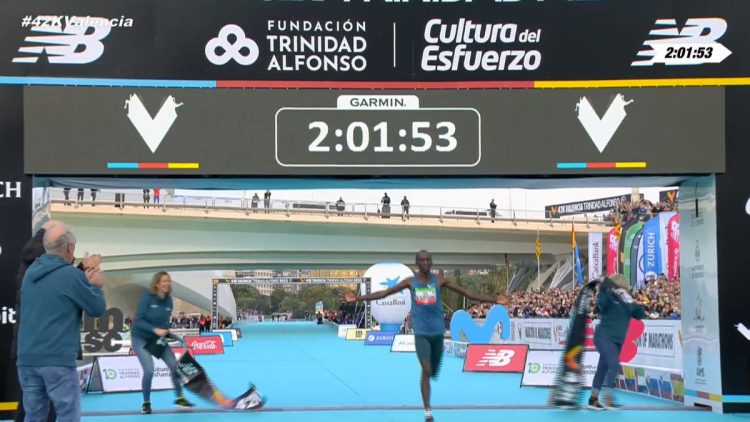 Two world records -fastest marathon debuts- set at the 2022 Valencia Marathon