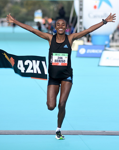 Valencia Women’s Marathon — Fast Times Galore