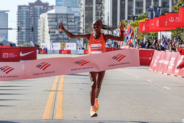 CHEPNGETICH NEARLY BREAKS WORLD RECORD AT CHICAGO MARATHON