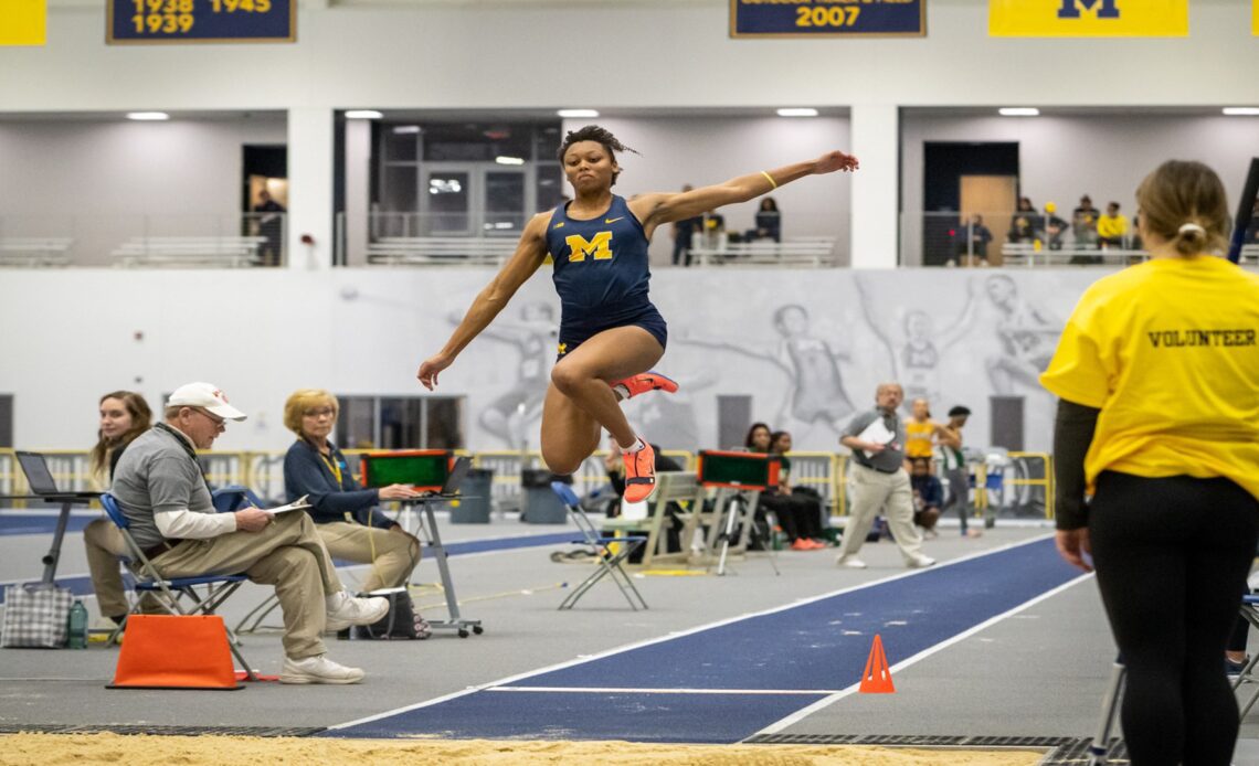 Wilson Leads Way for Michigan to Open Season at Wolverine Invitational