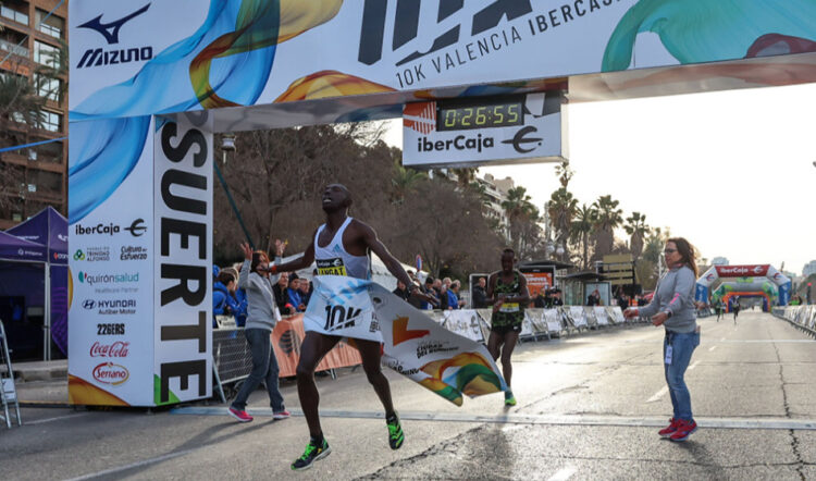 Yehualaw gives world 10km record a fright