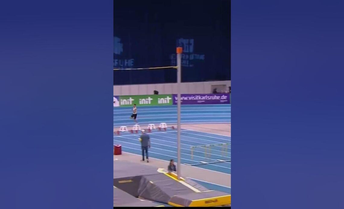 George Mills runs 3:35 to grab the world lead in the men's 1500m #shorts