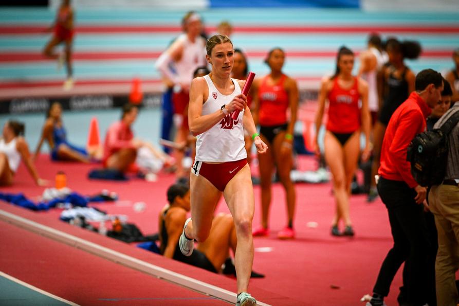 Men’s and women’s DMR teams close day one in Seattle with program records