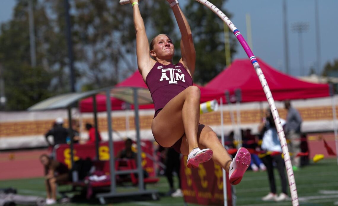 Aggies Take on LSU Alumni Gold Meet - Texas A&M Athletics
