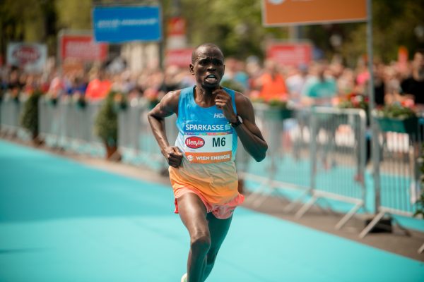 Samuwei Mailu wins the 40th Vienna City Marathon in 2:05.08!
