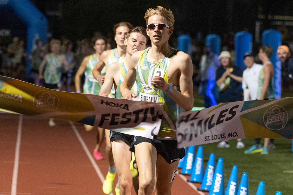 4 High Schoolers Break 4:00 In Same Race