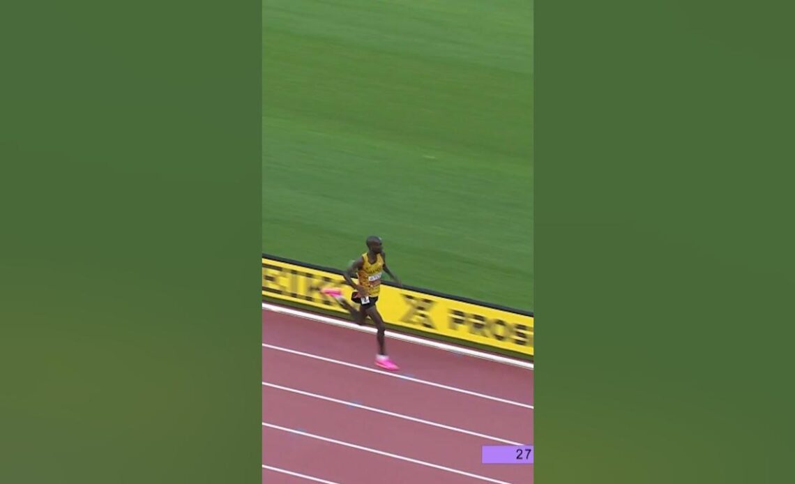 Cheptegei flies to 3️⃣rd 10,000m gold 🔥 #uganda #athletics #worldathleticschamps
