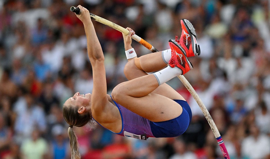 Holly Bradshaw's hopes hit by 'brutal' sickness