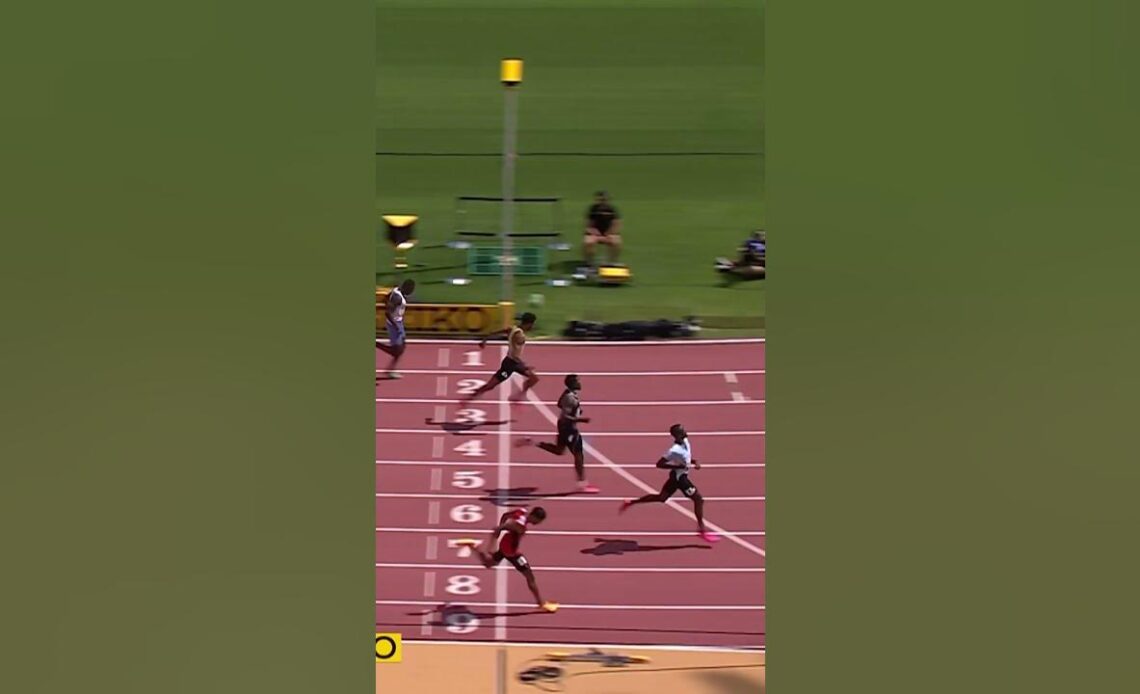 🇧🇼's Tebogo wastes no time in the 200m heats #athletics #worldathleticschamps #botswana