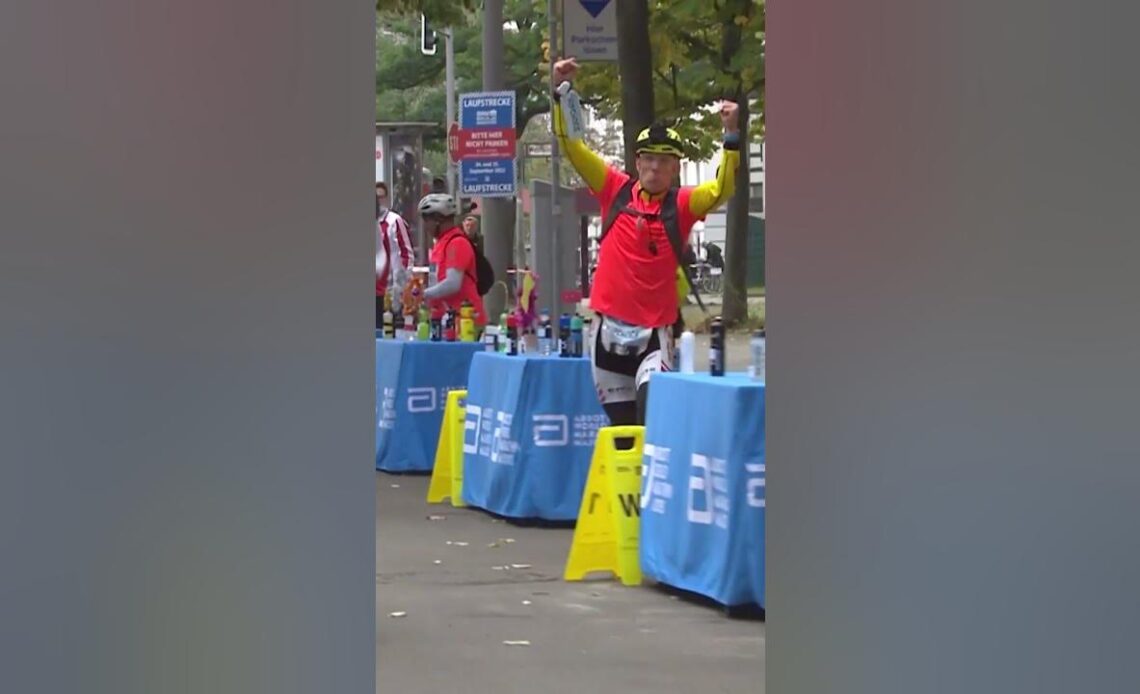 King Kipchoge returns to the streets of Berlin 👑 #athletics #marathon #berlin #kenya #running