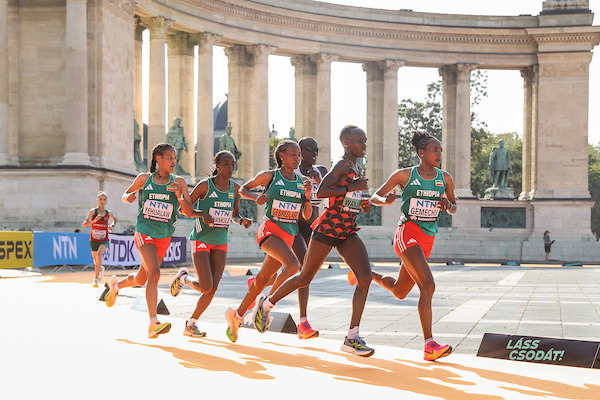 Kipyegon & Hassan battle again, Ealey throws for Gold (Budapest23 Day 8 Review)