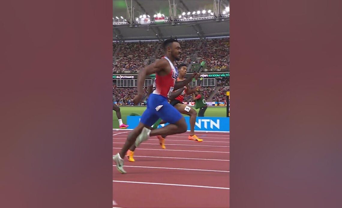 Incredible relay comeback 😮‍💨 #worldathleticschamps #athletics #usa #japan #jamaica #sprint #relays