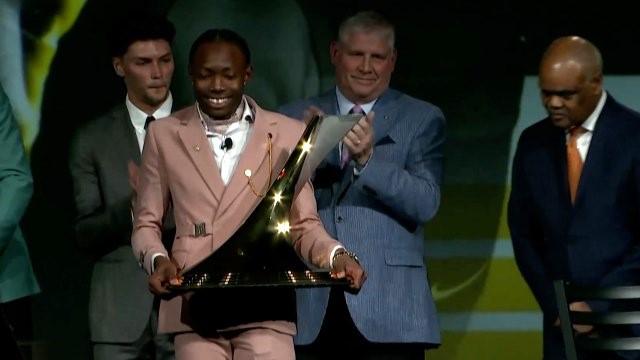 News - Texas' Julien Alfred, Arkansas' Jaydon Hibbert Bring International Flavor to Bowerman Award