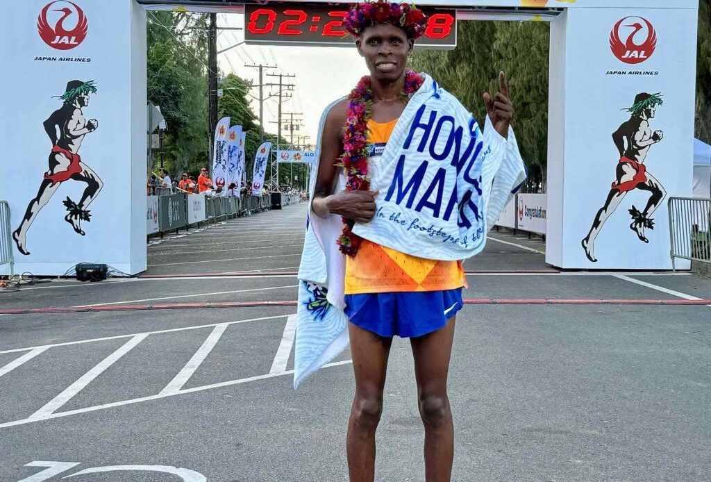 KENYANS LONYANGATA & LIMO WIN HONOLULU MARATHON IN SOAKING HUMIDITY