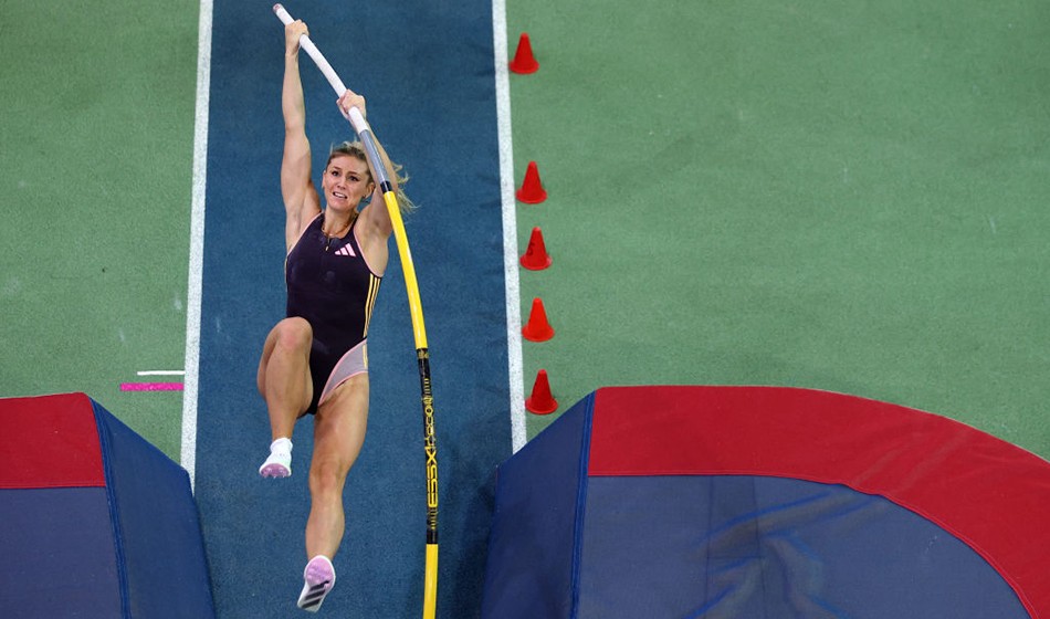 Molly Caudery improves pole vault world lead to 4.86m