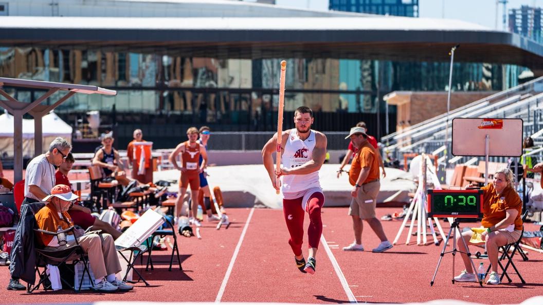 Walburn posts top-five all-time score, places runner-up at Texas Relays
