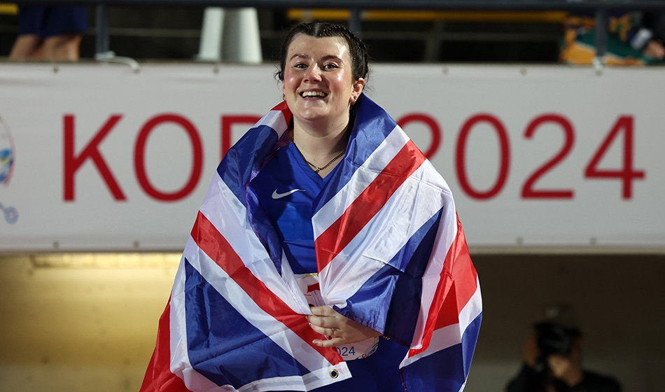 Hollie Arnold wins sixth world javelin title