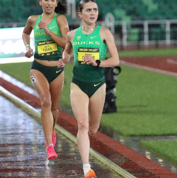 News - Oregon Runners Prepare For Conference With Soaking Oregon Twilight