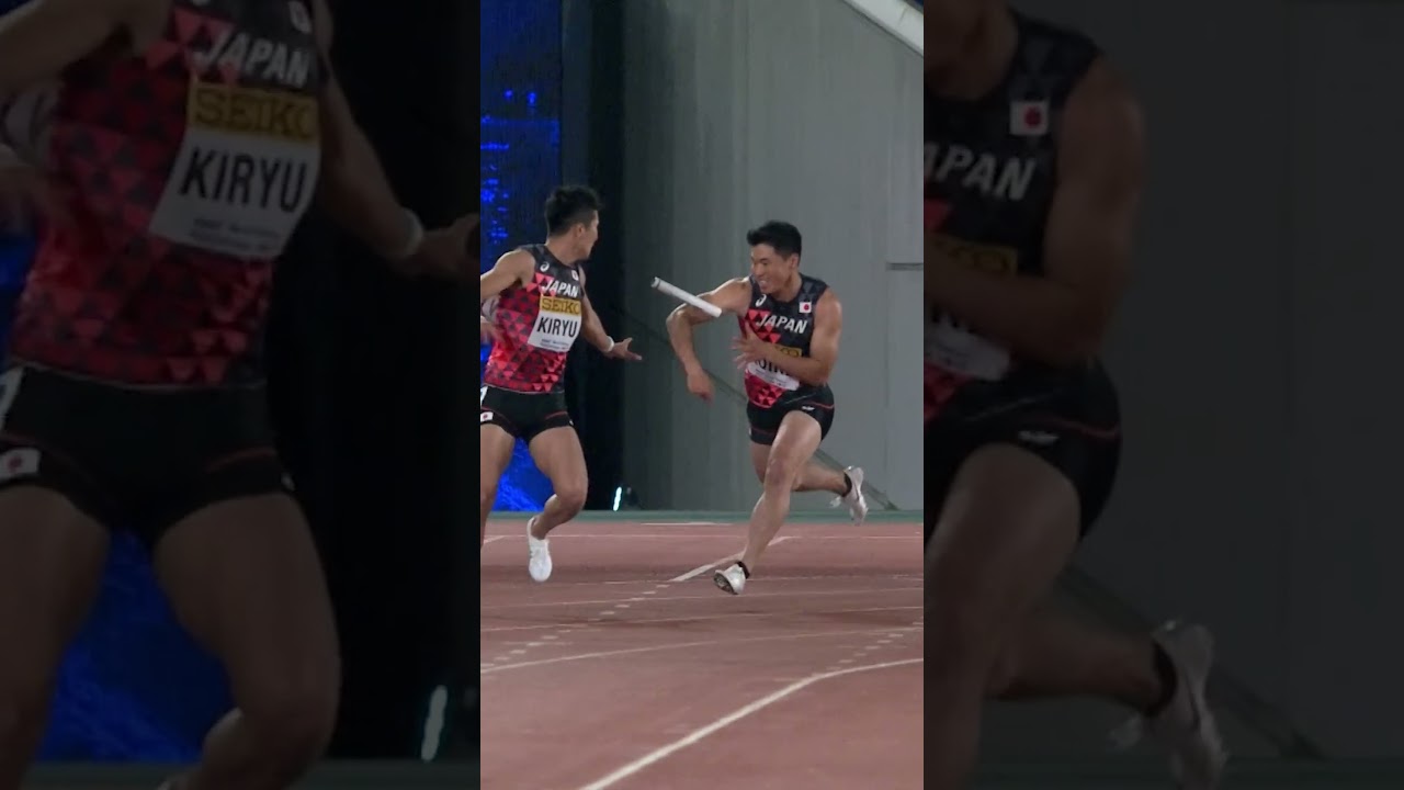 How did he even catch that  👀 #Japan #relay #running