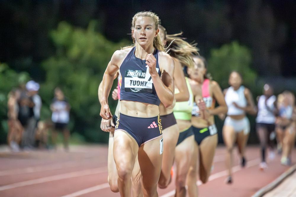 News - Katelyn Tuohy in Celebratory Mood Following 5,000-Meter Victory at Sunset Tour