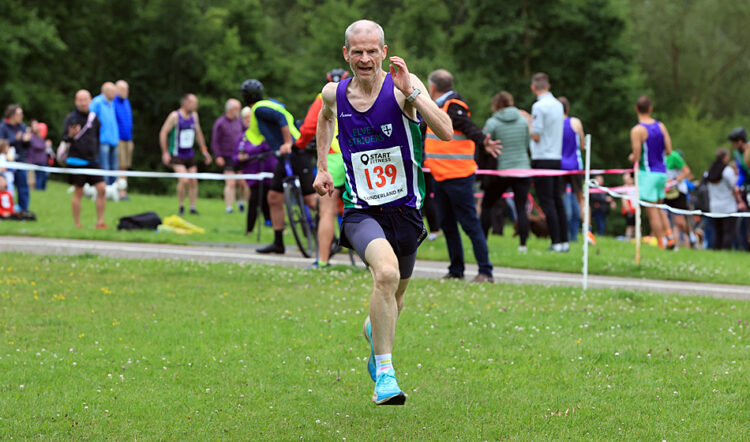 Stacey Smith and Chris Coulson capture North of England 5km titles