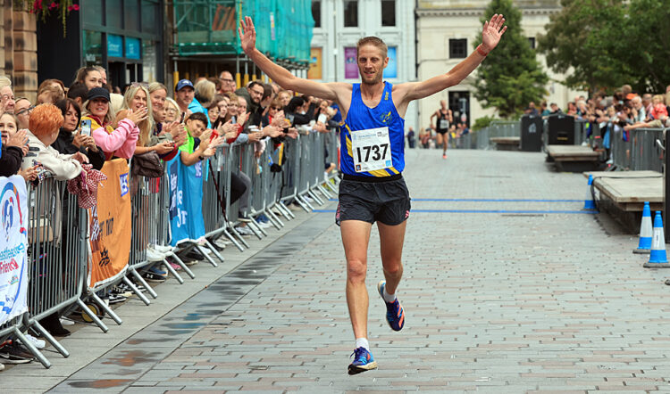 Graham Rush and Kirsty Longley post fast masters marks at Doncaster 10km