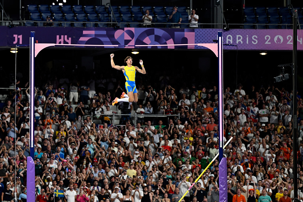 Olympic Men’s Pole Vault — WR No. 9 for Mondo!