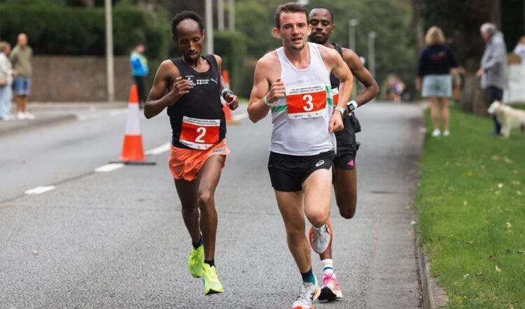 Dewi Griffiths and Calli Hauger-Thackery win Swansea Bay 10km