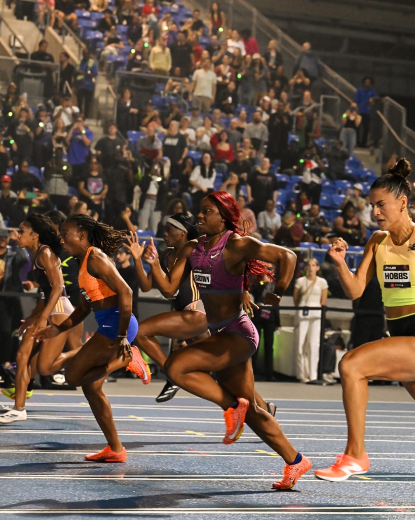 WOMEN REAP BIG PRIZES AT FIRST ATHLOS MEETING IN NEW YORK CITY