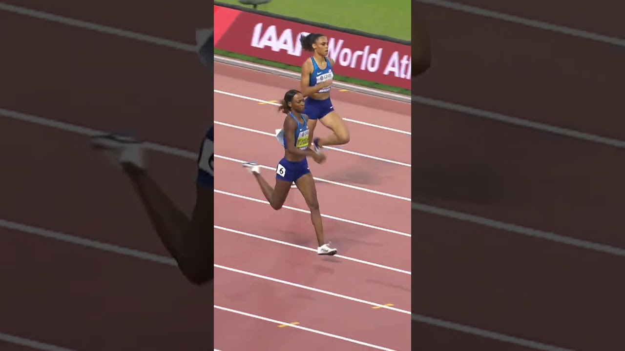 Dalilah Muhammad edges out Sydney McLaughlin-Levrone to win at the #WorldAthleticsChamps in Doha 😤