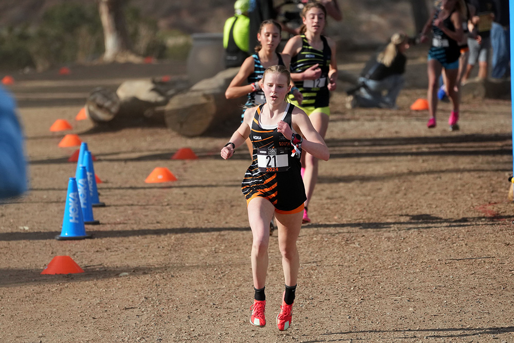 Foot Locker Girls XC — Leachman Scores Back-To-Back Win