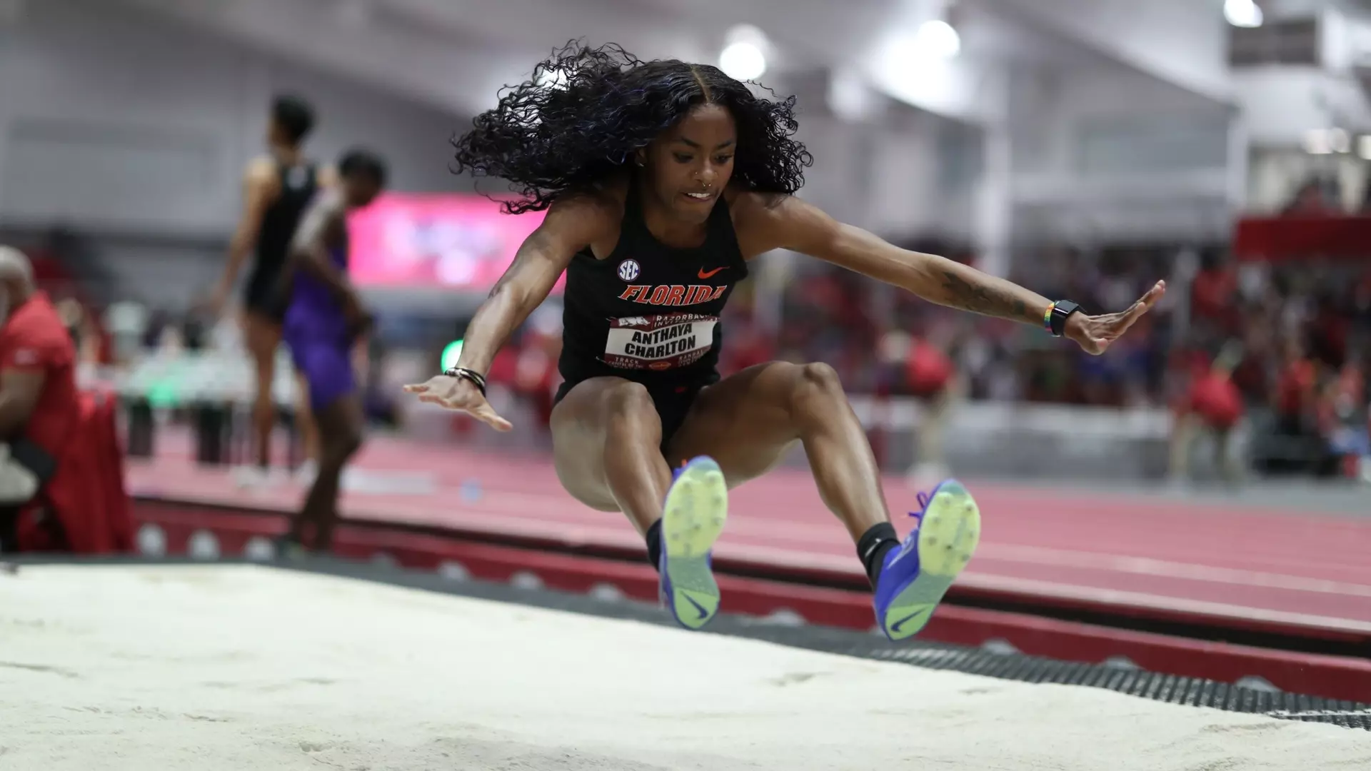 Charlton Makes History on Day One of Razorback Invitational