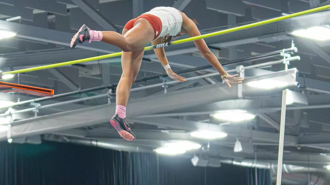 Moku Sets Program Record in Pole Vault, De Mello Blazes in 60m Hurdles