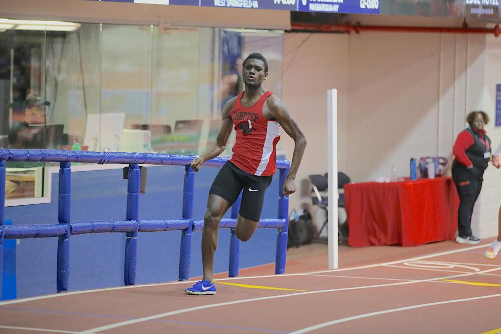 News - Jayden Horton-Mims Gets Out Fast With US#1 300 Meters At Refuel With Chocolate Milk Officials Hall of Fame Invitational