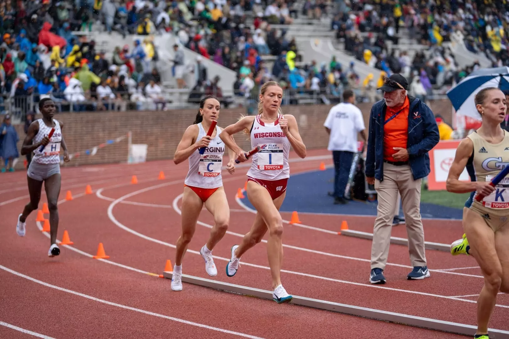 Badgers complete busy weekend on high note