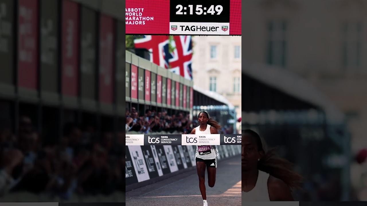 Tigist Assefa storms to world record at the London Marathon 🔥 #athletics #marathon #ethiopia #sports