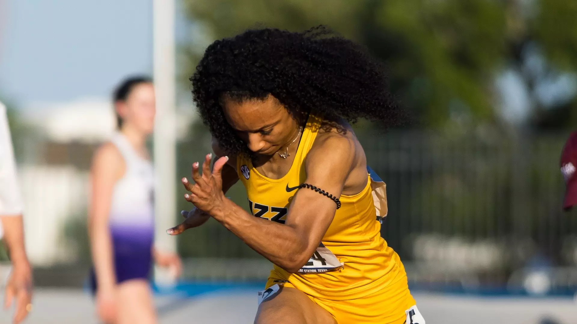 Barrios Punches Ticket to NCAA Championship Final, Burnett Advances to Quarterfinals