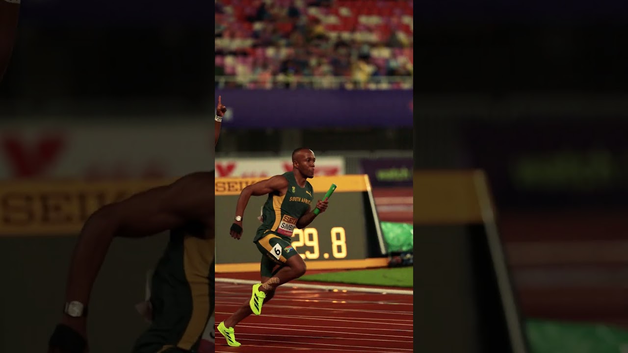 Akani Simbine leads South Africa to the 4x100m gold 🔥 #southafrica #running #relay #sprint #sports
