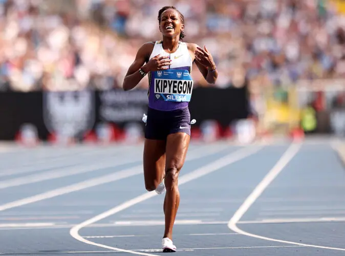 Faith Kipyegon narrowly fails to beat Wang Junxia's world 3000m record