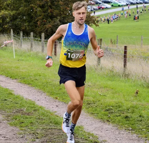 Wins for Lee Gratton and Katie Latham in England Masters Cross Country Trials
